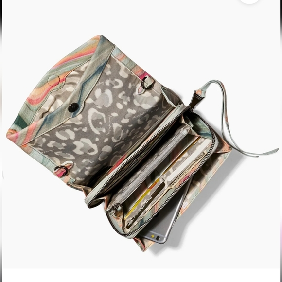 Aimee Kestenberg Bali Leather Travel Wallet Crossbody In Sahara - Picture 2 of 9